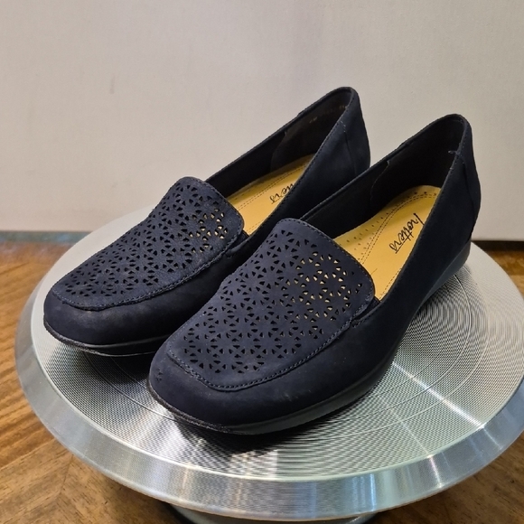 Trotters Laser Cut Slip‐on Womens Shoes sz. 6M (#1755) - Picture 1 of 16